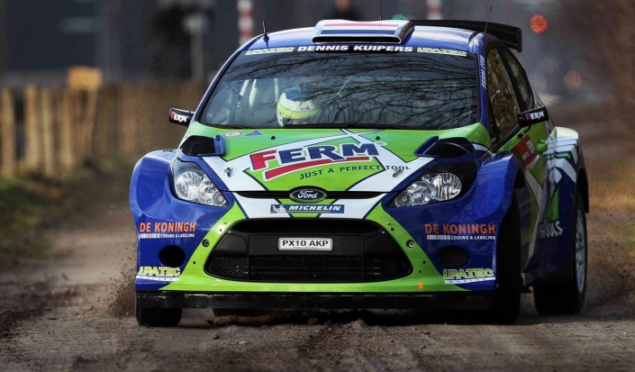 Holanďan Dennis Kuipers pilotuje nový Ford Fiesta RS WRC